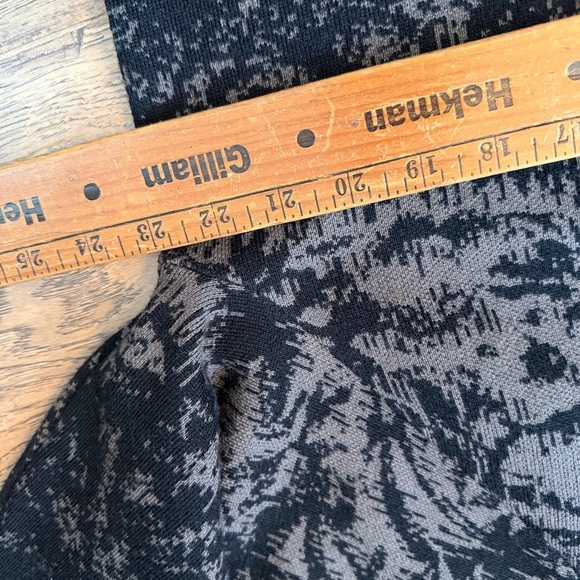 Athleta Jacquard Textured Crew Sweater Large NWOT - Picture 4 of 6